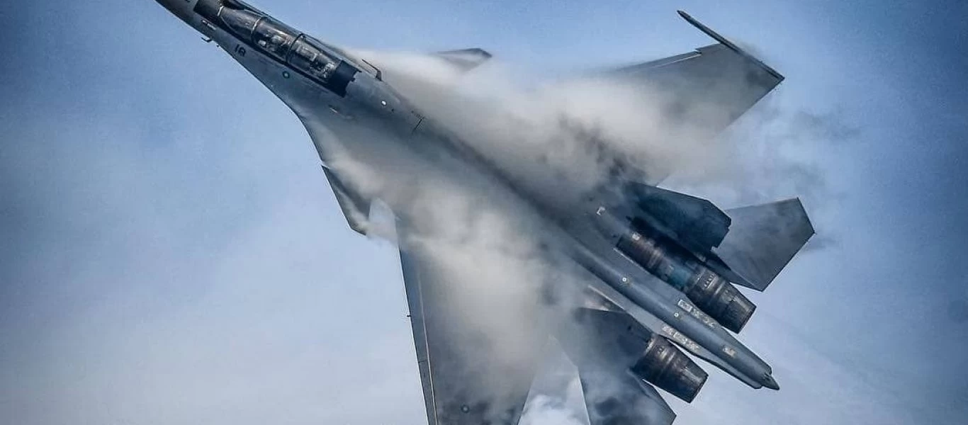 Su-30MK: Η περίφημη επίδειξη του ρωσικού μαχητικού στο Le Bourget